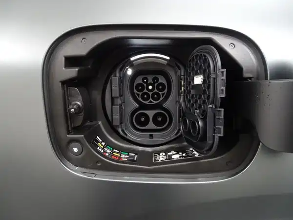 MERCEDES-BENZ EQC 400 4M AMG LINE (21/23)