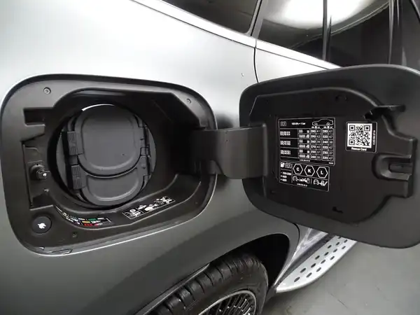 MERCEDES-BENZ EQC 400 4M AMG LINE (22/23)