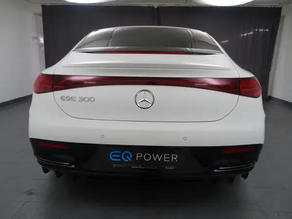 MERCEDES-BENZ EQE 300 (6/20)