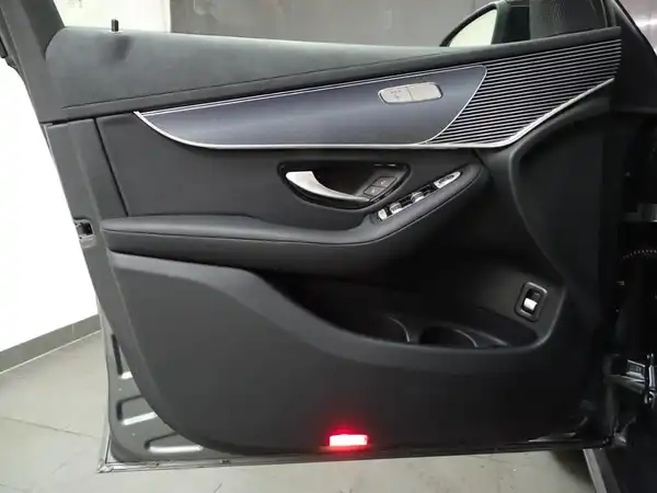 MERCEDES-BENZ EQC 400 4M (7/24)