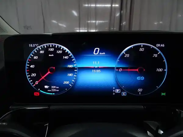 MERCEDES-BENZ EQA 350 4M (18/23)