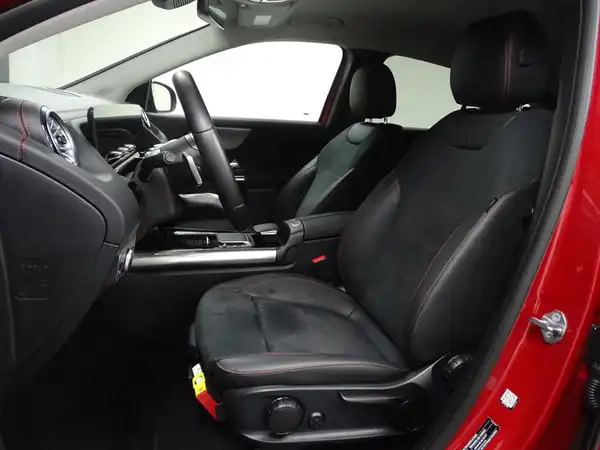 MERCEDES-BENZ EQA 350 4M (10/23)