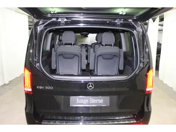 MERCEDES-BENZ EQV 300 LANG (18/26)