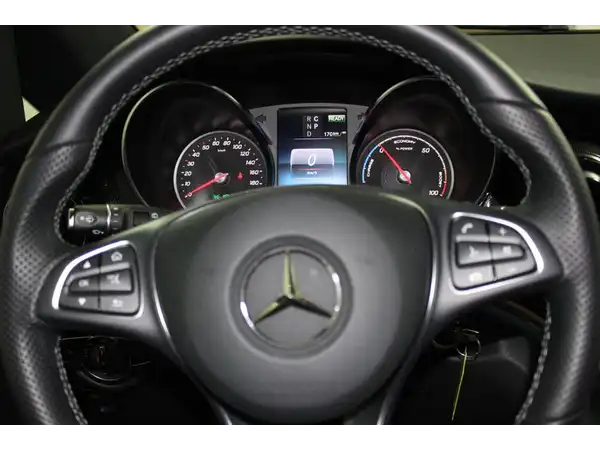 MERCEDES-BENZ EQV 300 LANG (10/26)