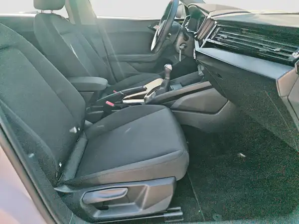 AUDI A1 Sportback ACC PDC Navi+ SHZ connect Spiegel+ (15/17)