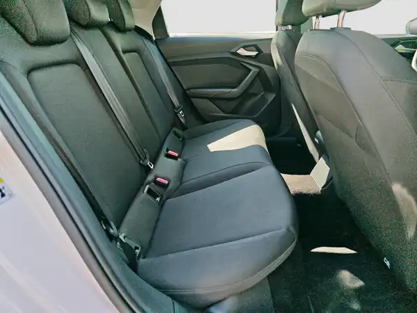 AUDI A1 Sportback ACC PDC Navi+ SHZ connect Spiegel+ (16/17)
