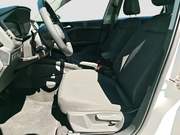 AUDI A1 Sportback ACC PDC Navi+ SHZ connect Spiegel+ (8/17)