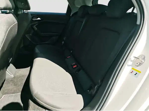 AUDI A1 Sportback ACC PDC Navi+ SHZ connect Spiegel+ (9/17)