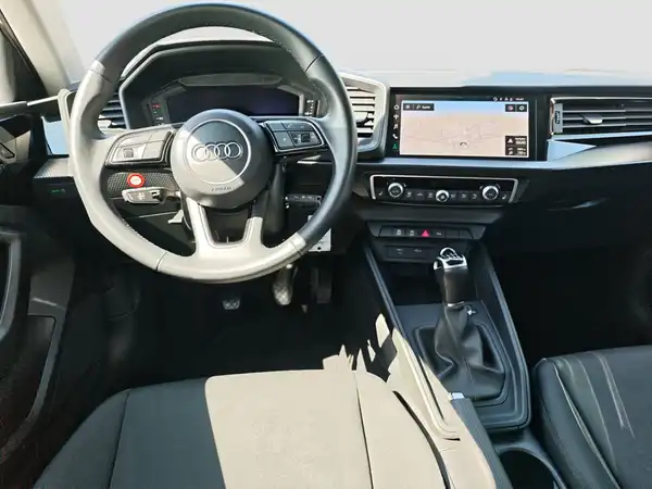 AUDI A1 Sportback ACC PDC Navi+ SHZ connect Spiegel+ (10/17)