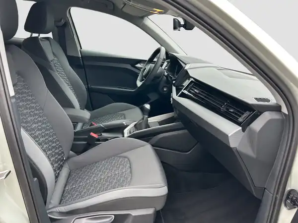 AUDI A1 Sportback Advanced 25 TFSI (14/16)