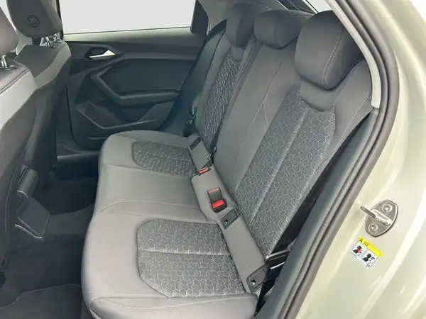 AUDI A1 Sportback Advanced 25 TFSI (9/16)