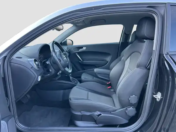 AUDI A1 sport 1.6 TDI (8/16)