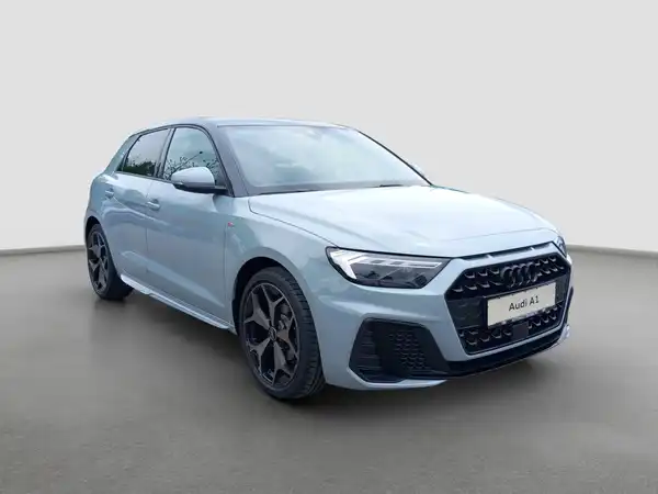 AUDI A1 Sportback S line 30 TSI (4/16)