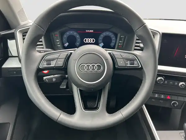 AUDI A1 Sportback 25 TFSI advanced 5JGar App SportFW virtual 2xClima (11/16)