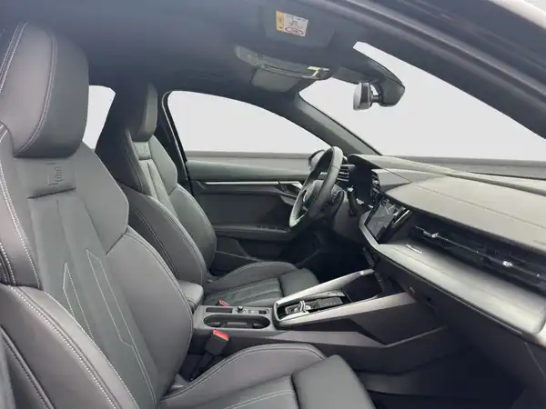 AUDI A3 Sportback S line 45 TFSI e Hybrid Business virtual App (14/16)