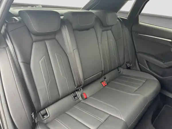 AUDI A3 Sportback S line 45 TFSI e Hybrid Business virtual App (15/16)