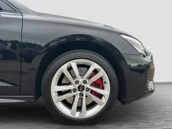 AUDI A3 Sportback S line 45 TFSI e Hybrid Business virtual App (16/16)