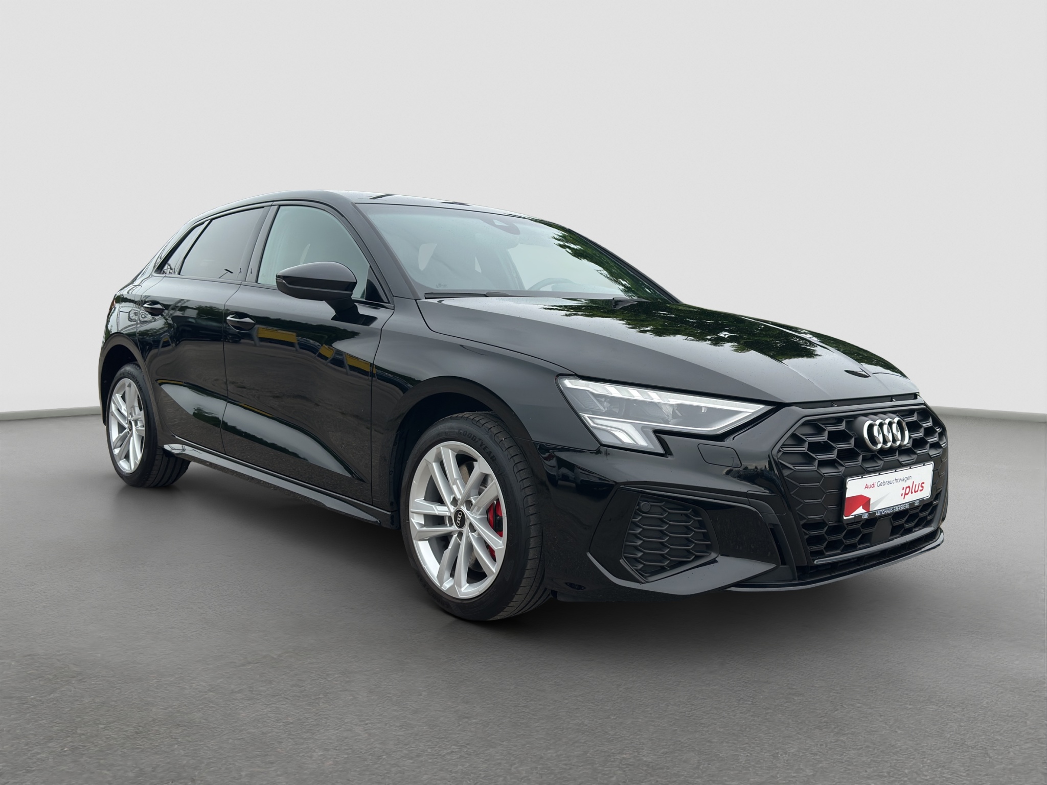 AUDI A3 Sportback S line 45 TFSI e Hybrid Business virtual App (4/16)