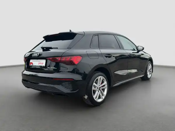 AUDI A3 Sportback S line 45 TFSI e Hybrid Business virtual App (5/16)