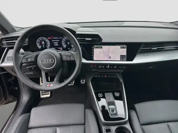 AUDI A3 Sportback S line 45 TFSI e Hybrid Business virtual App (10/16)