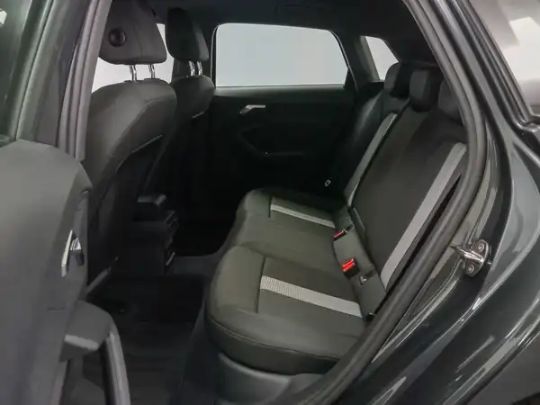 AUDI A3 Sportback 40 TFSI e Hybrid Business App virtual ACC (11/20)