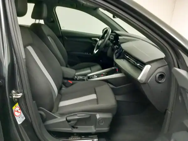 AUDI A3 Sportback 40 TFSI e Hybrid Business App virtual ACC (17/20)