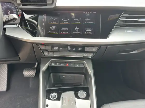 AUDI A3 Sportback S line 40 TFSI e Hybrid Keyless App Leder ACC (12/17)