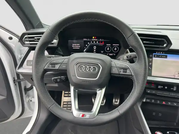 AUDI S3 Sportback TFSI 5JGar Kamera Pano black Assist MATRX Carbon (11/17)