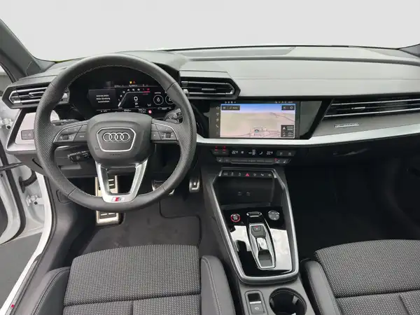 AUDI S3 Sportback TFSI 5JGar Kamera Pano black Assist MATRX Carbon (10/17)