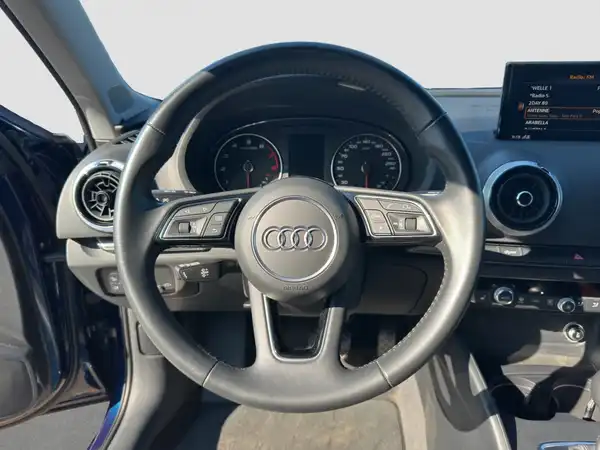 AUDI A3 Sportback design 1.5 TFSI Navi Sitzh Einparkhilfe (11/16)