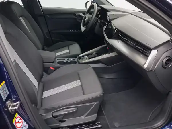 AUDI A3 Sportback TFSI e advanced 5JGar Business Navi+ Virtual SHZ (11/18)