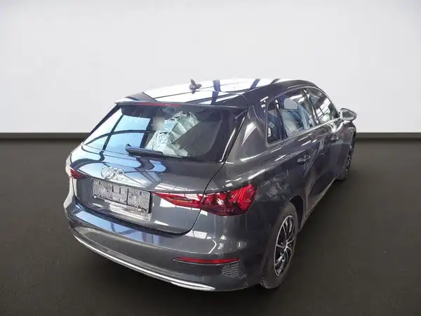 AUDI A3 Sportback advanced 35 TFSI Business virtual StHzg MATRX (4/9)
