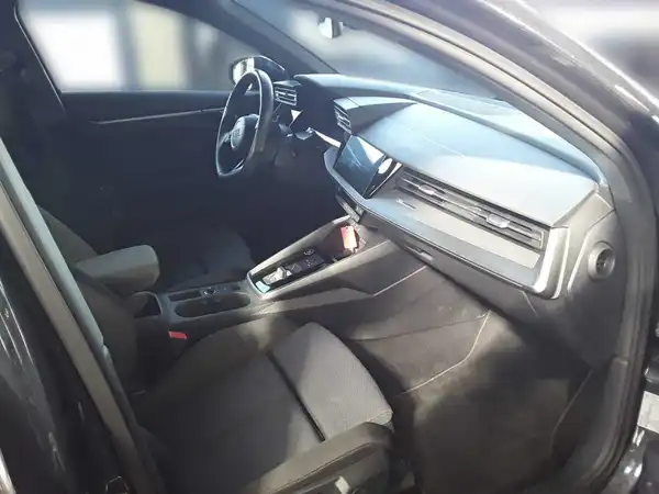 AUDI A3 Sportback advanced 35 TFSI Business virtual StHzg MATRX (7/9)