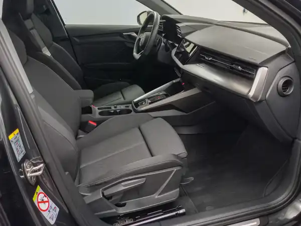 AUDI A3 Sportback advanced 40 TFSI e 5JGar LED Spiegel+ Business (17/18)