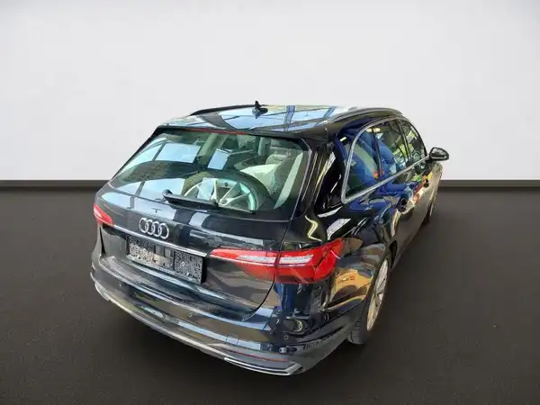 AUDI A4 Avant 35 TDI (3/4)