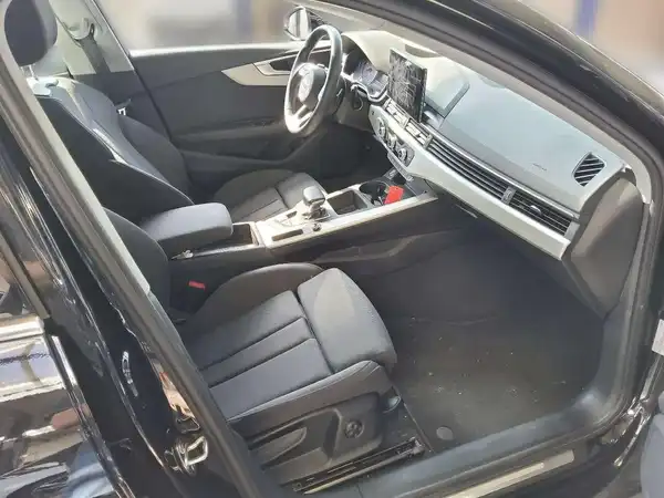 AUDI A4 Avant 35 TDI (4/4)