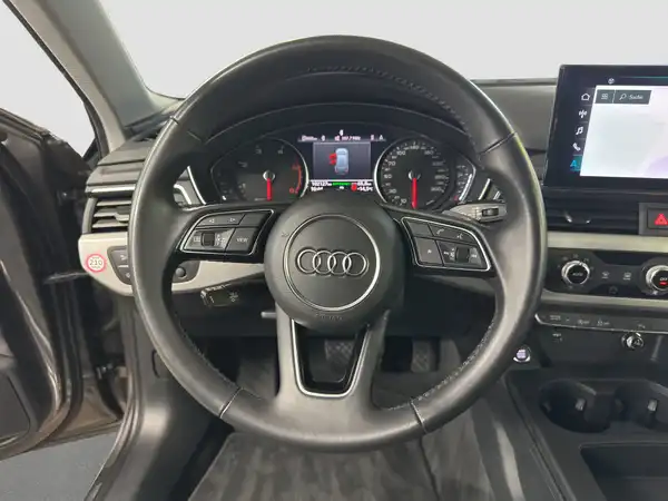 AUDI A4 Avant 40 TDI Business Navi+ PDC Spiegel+ QI (11/17)
