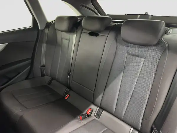 AUDI A4 Avant 40 TDI Business Navi+ PDC Spiegel+ QI (9/17)