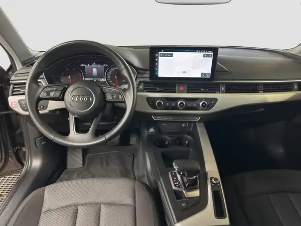 AUDI A4 Avant 40 TDI Business Navi+ PDC Spiegel+ QI (10/17)