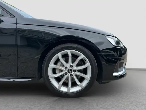 AUDI A4 Avant advanced 40 TDI (16/16)