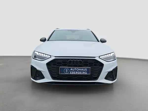 AUDI A4 Avant S line 40 TFSI 3xClima Business MATRX Carbon (3/17)