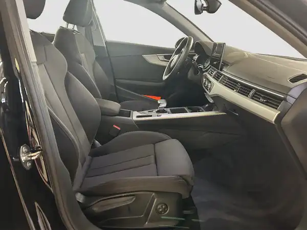 AUDI A4 Avant 35 TDI (14/16)