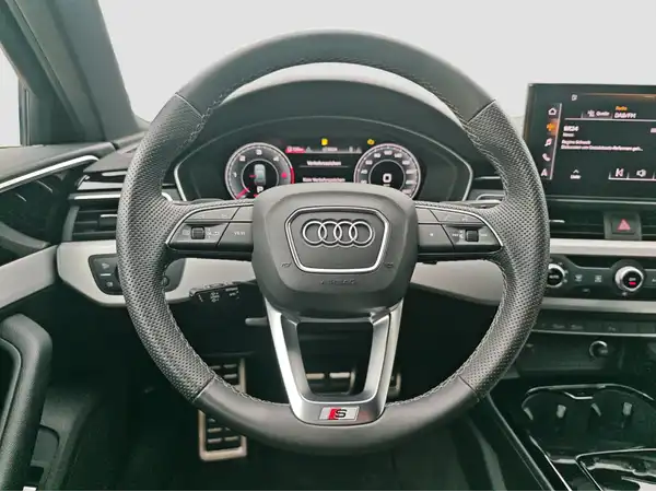 AUDI A4 Avant advanced 40 TDI quattro (11/16)