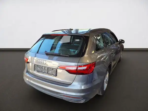 AUDI A4 Avant 35 TDI (3/6)