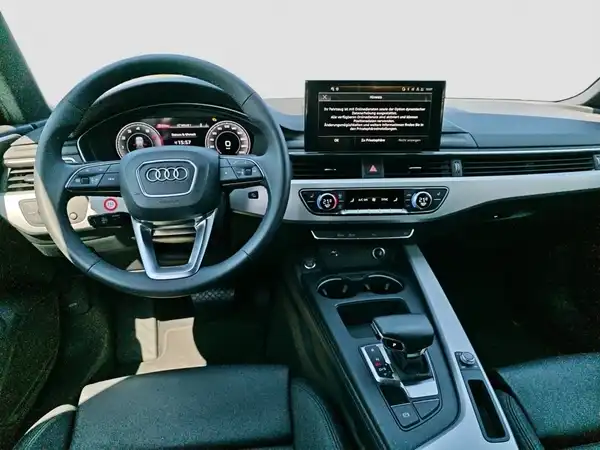 AUDI A4 Avant S line 35 TFSI 5JGAR Business Tour LED Pano (10/17)