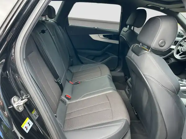 AUDI A4 Avant S line 40 TSFI (15/16)