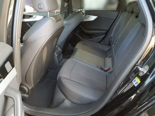 AUDI A4 Avant S line 40 TSFI (7/10)