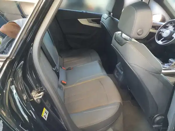 AUDI A4 Avant S line 40 TSFI (9/10)