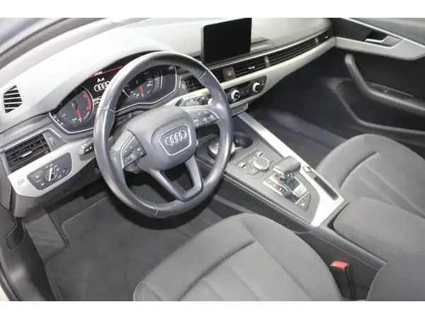 AUDI A4 Avant 2.0 TDI Business PDC Navi Tempomat (8/10)