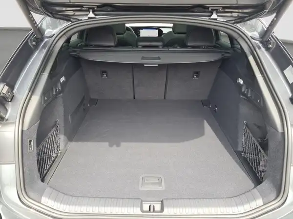 AUDI S6 Avant e-tron 370 kW (13/17)